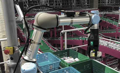 SVT Robotics Integration Connector for RightPick 3 Item-Handling Robot.